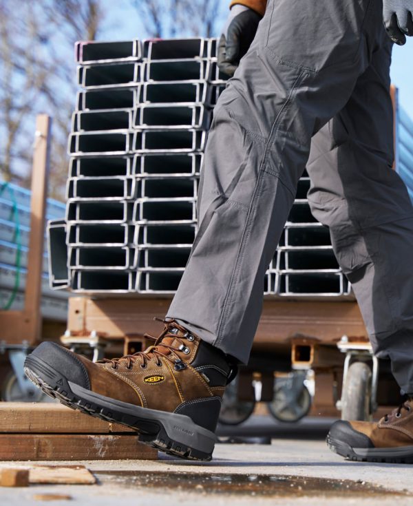 Men's Evanston 6 Insulated Waterproof Boot (Carbon Toe)  |  Bison/Black