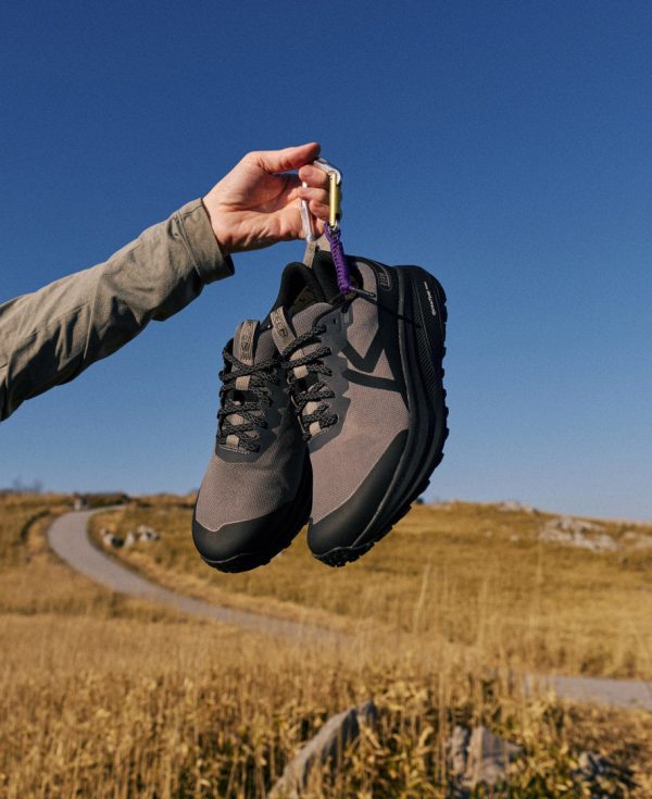 Men's Roam Waterproof Trail Running Shoe  |  Black/Black